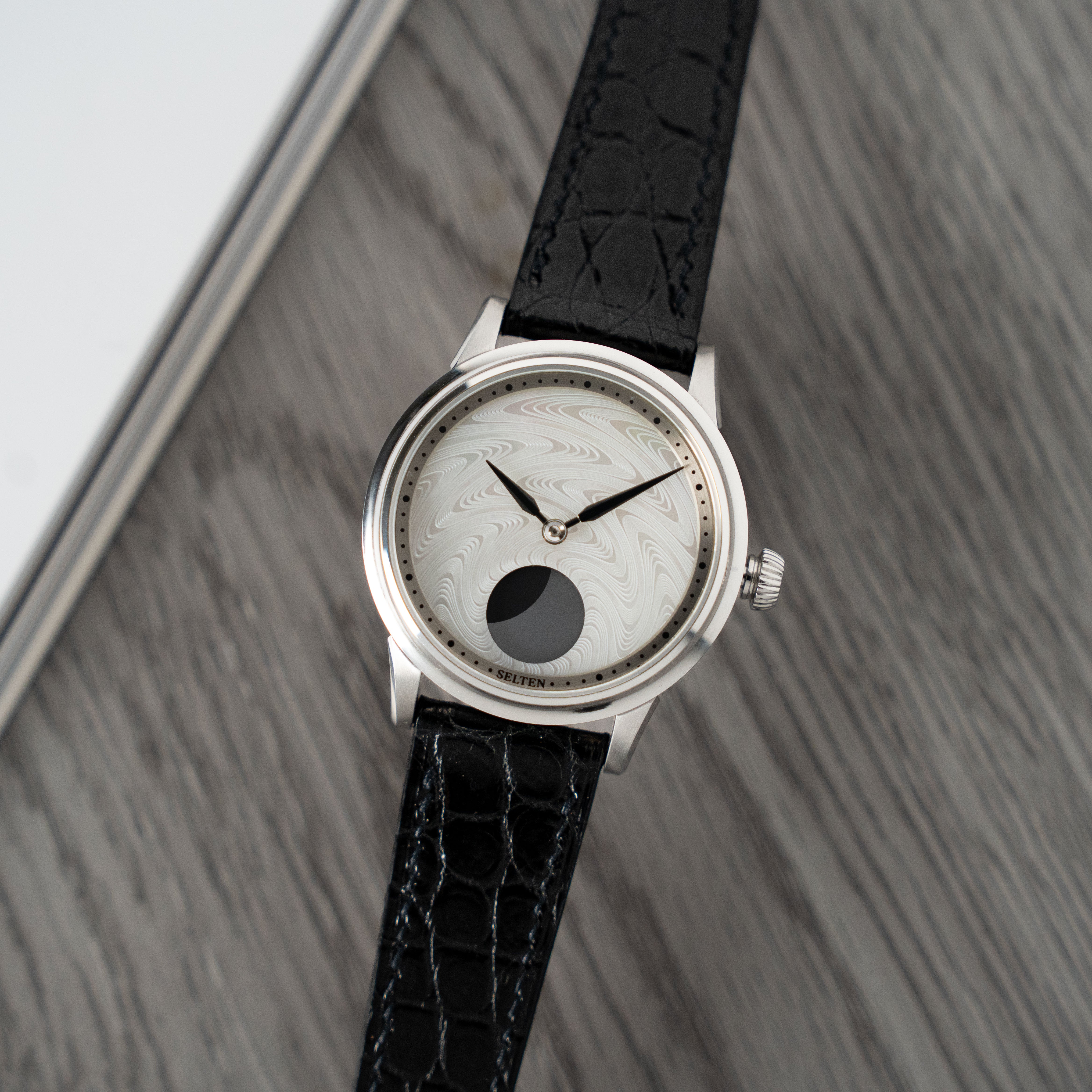 ALLIGATOR FLANKS | GLOSSY BLACK