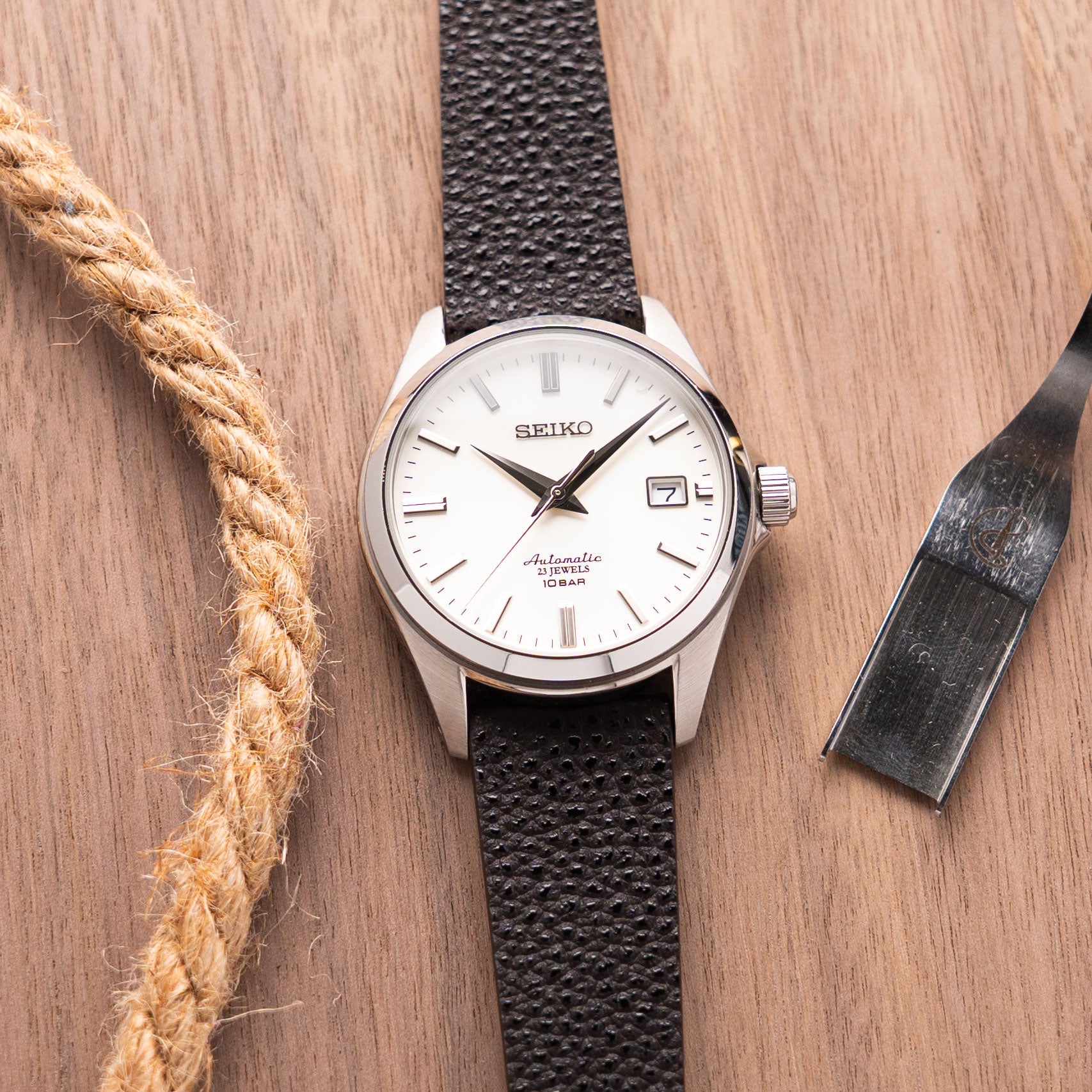 KUROZAN LEATHER | DARK BROWN