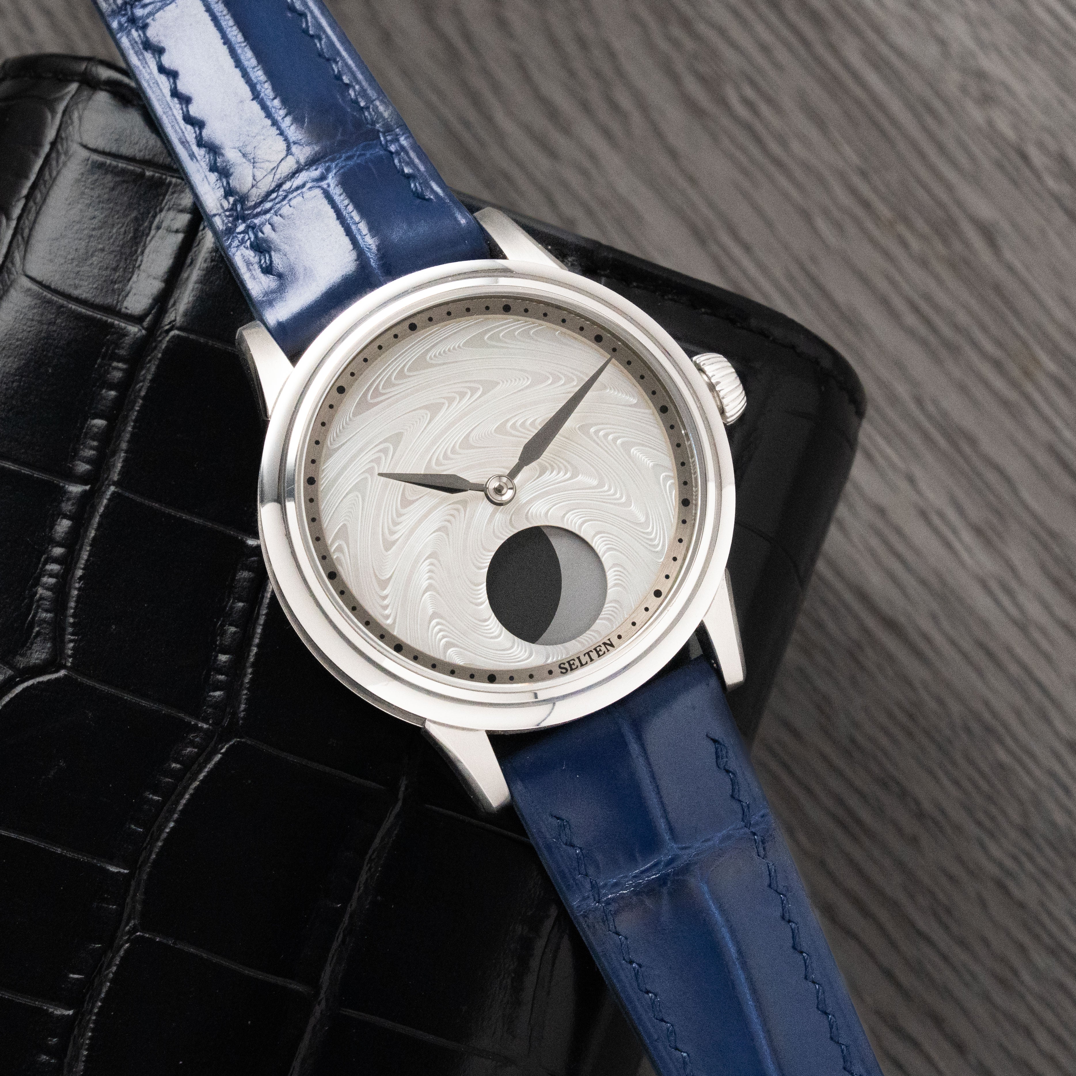 ALLIGATOR | ROYAL BLUE
