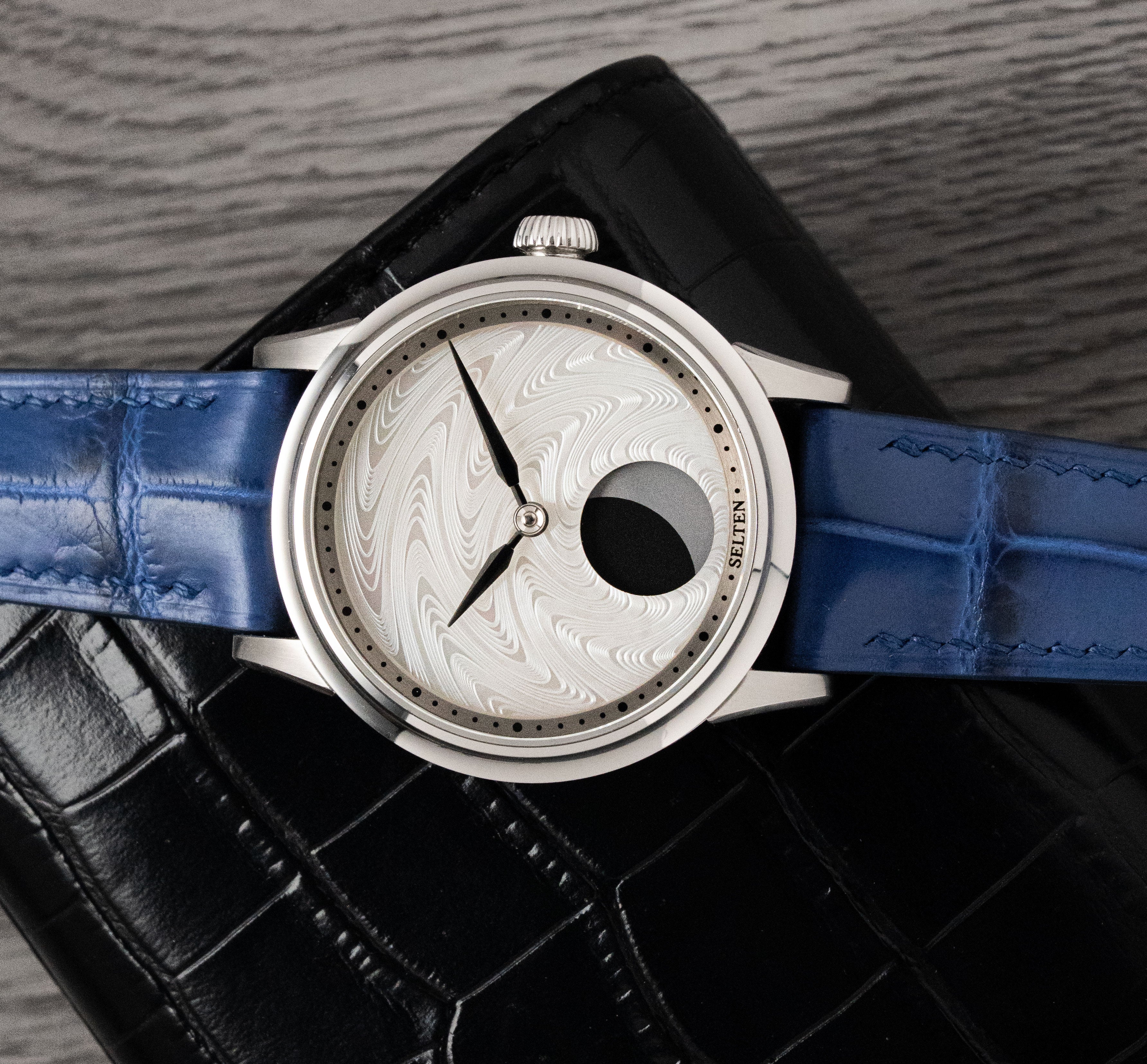 ALLIGATOR | ROYAL BLUE