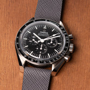 SAFFIANO STITCHLESS | GREY