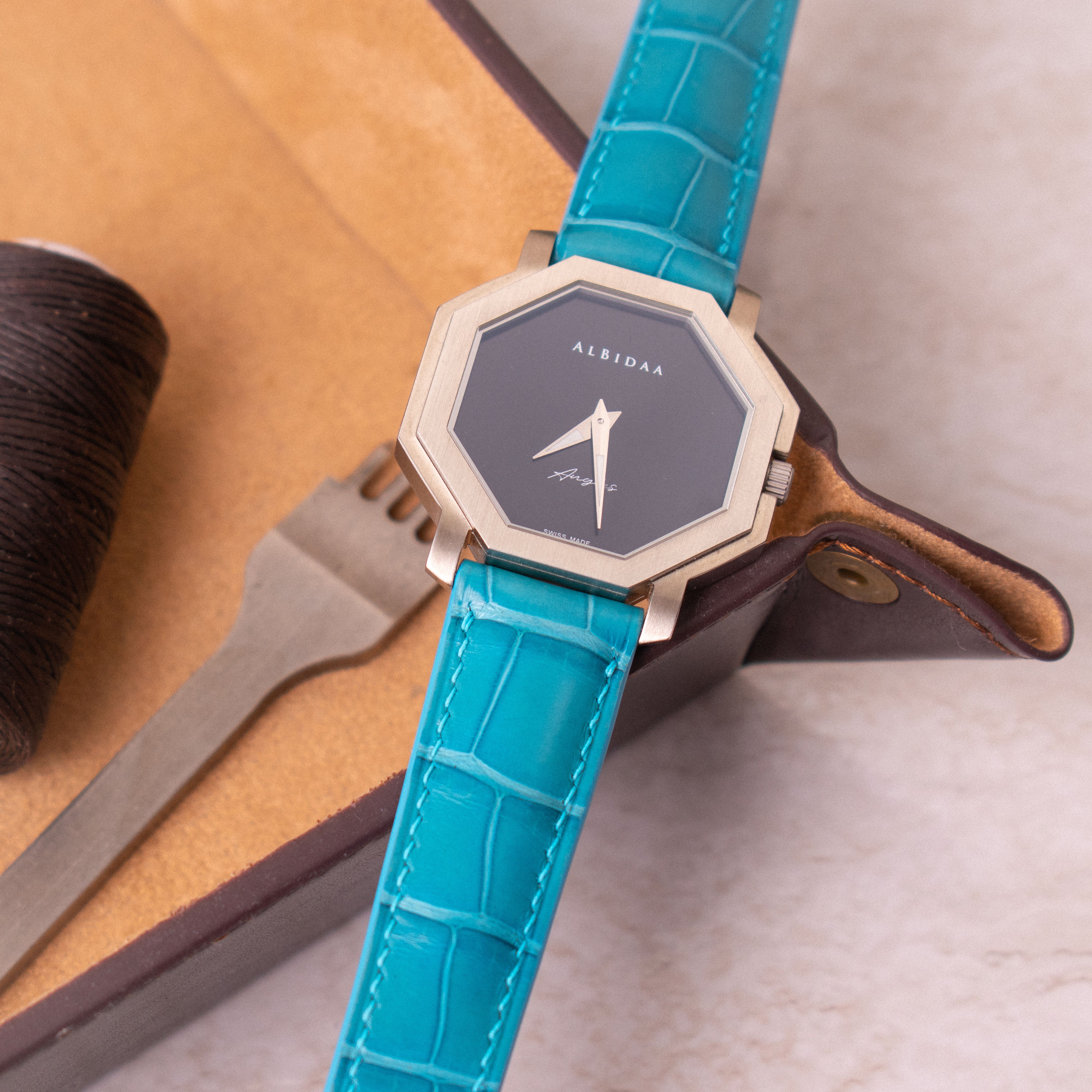 ALLIGATOR | TIFFANY BLUE