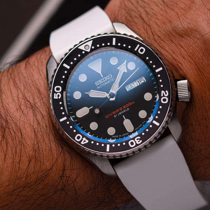 OWC CUSTOMIZABLE SIZE FKM STRAP 2.0 | WHITE